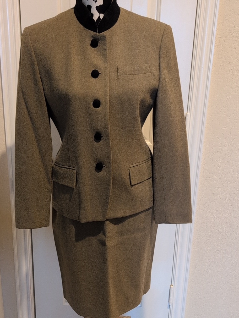 Vintage Rena Rowan For Saville Pure Wool Blazer And Skirt Set USA Made 8P